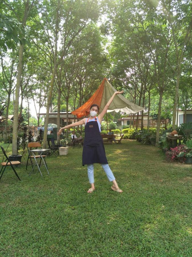 Sameikei Homestay Phrae Buitenkant foto