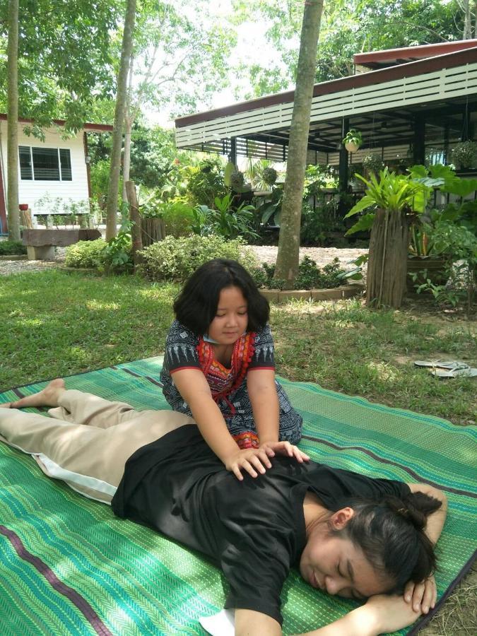 Sameikei Homestay Phrae Buitenkant foto