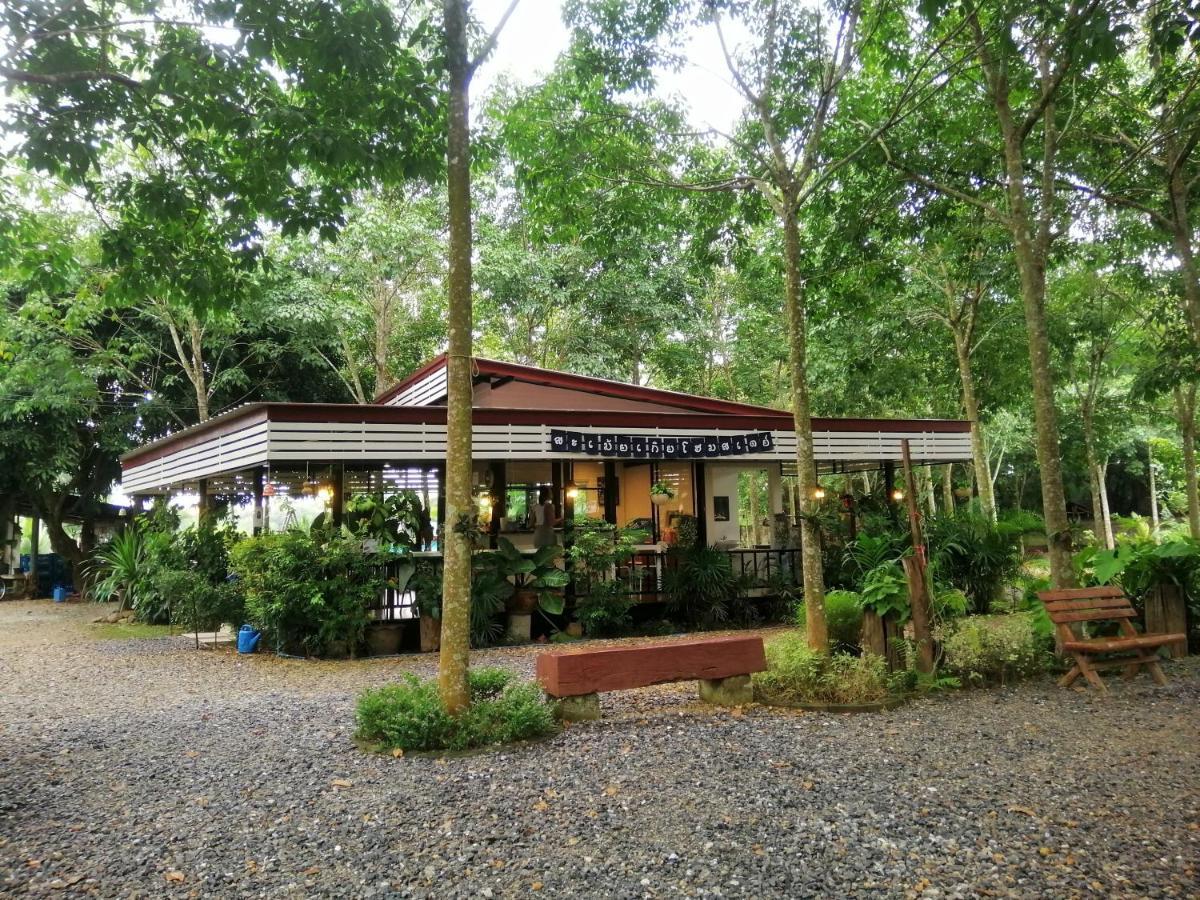 Sameikei Homestay Phrae Buitenkant foto
